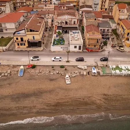 San Lorenzo 4* Кариати